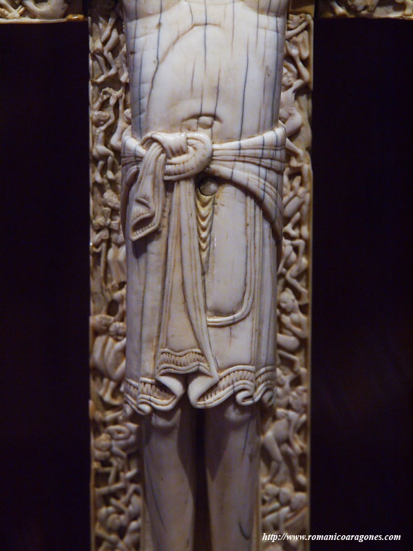 ANASTASIS EN LA PORCIÓN SUPERIOR DE LA CRUZ DE DON FERNANDO Y DOÑA SANCHA